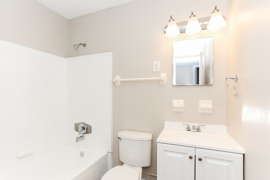 Building Photo - 6529 Hugh Ct