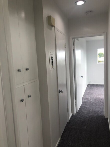 Building Photo - 744 Pier Ave