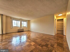 Building Photo - 2059 Huntington Ave