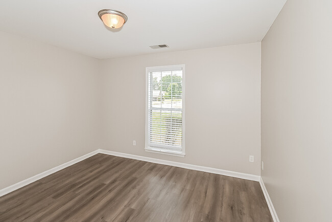 Building Photo - Comfort & Charm in Olive Branch
