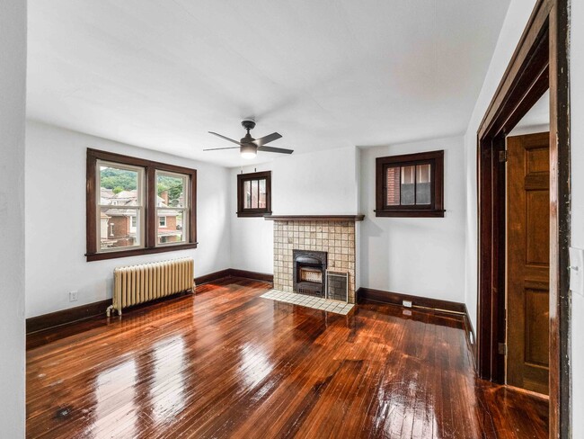 Building Photo - READY FOR MID-MAY!! FULLY RENOVATED 1 -BED...