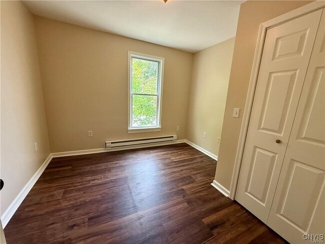 Building Photo - 5 E Main St