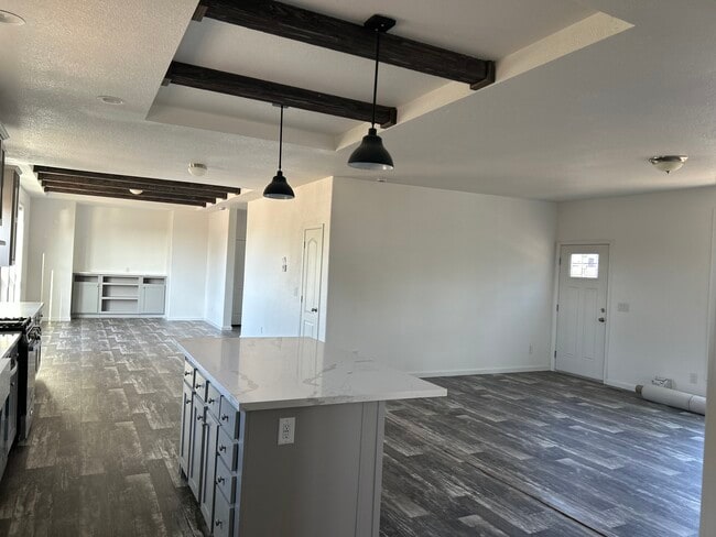 Building Photo - 3953 Stoneridge Dr
