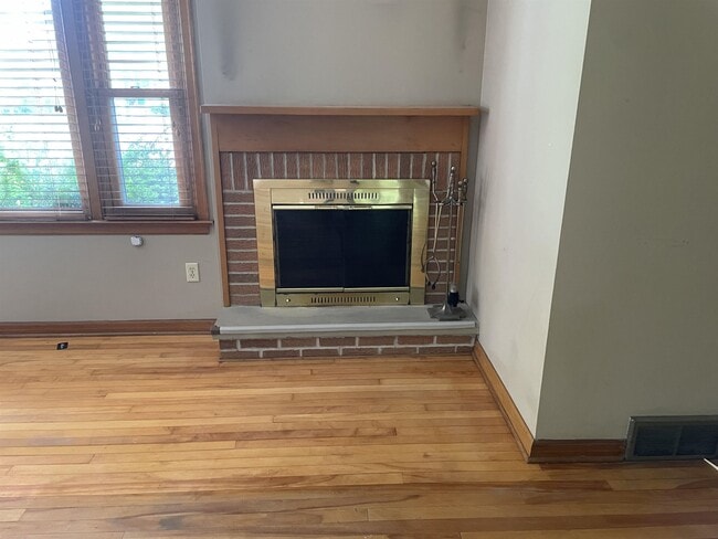 Building Photo - 1740 Park St