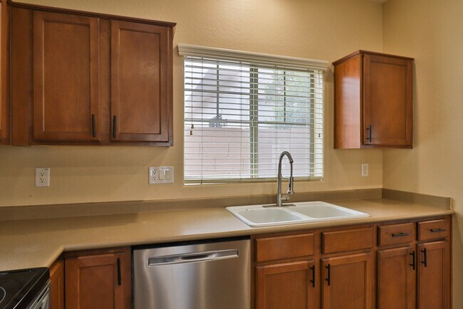 Building Photo - 501 N Citrus Ln