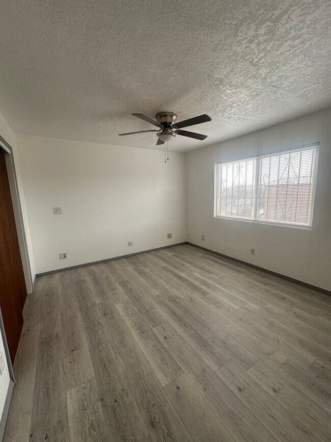 Building Photo - Welcome to this charming 3-bedroom, 2-bathroom home located in Albuquerque, NM