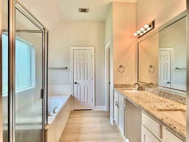 Building Photo - 12747 Silver Rod Ln