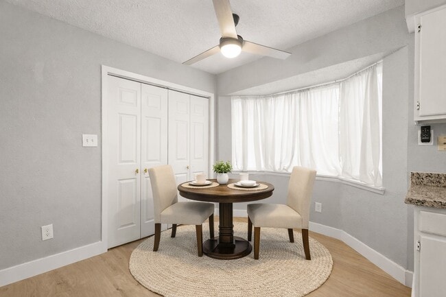 Building Photo - 602 W Castle Harbour Dr