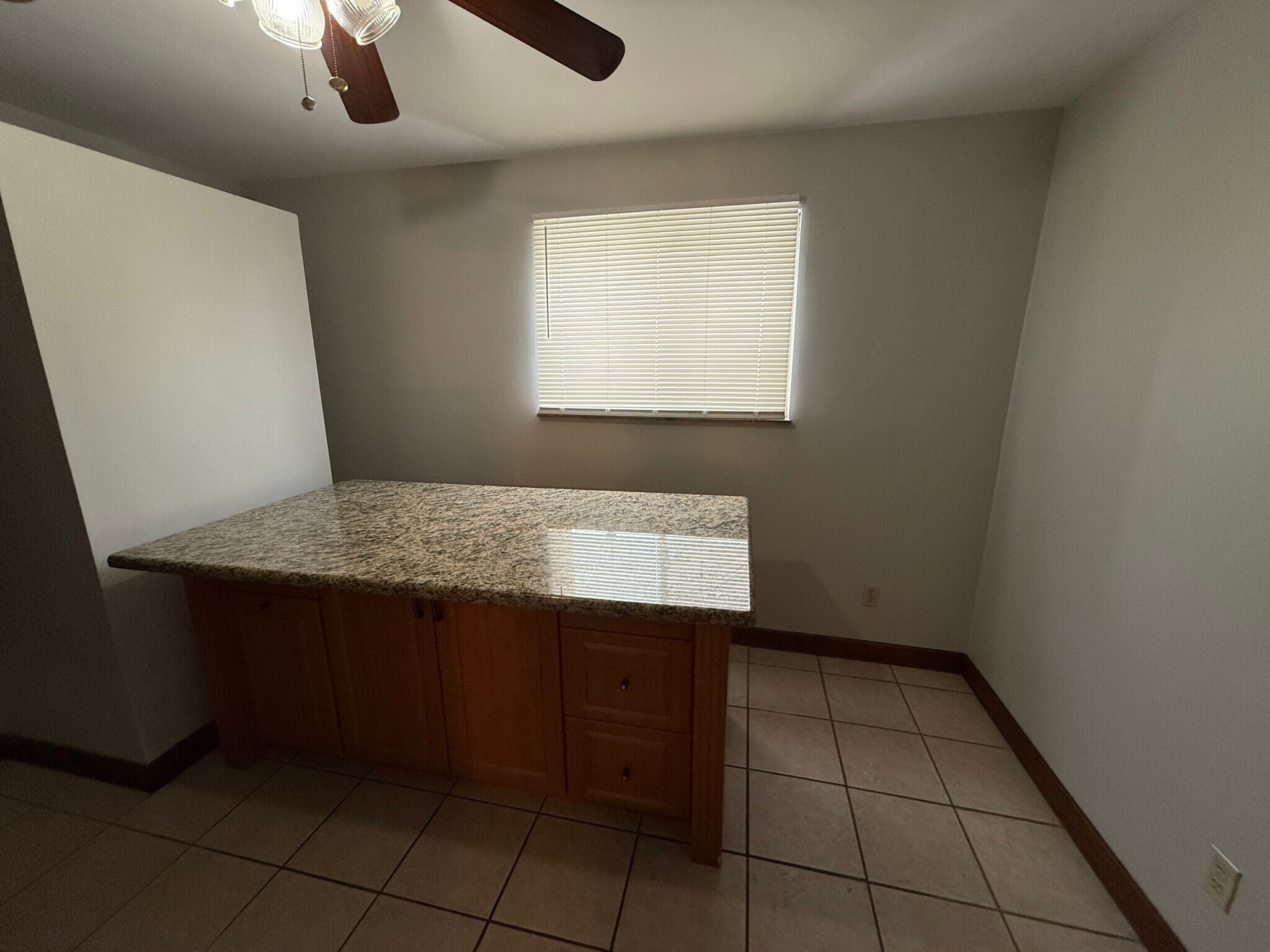 Building Photo - 1360 S High St