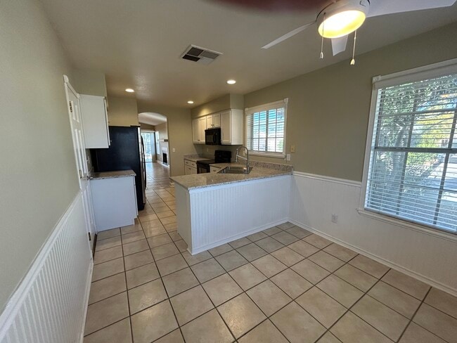 Building Photo - 2652 N Sericin Cir