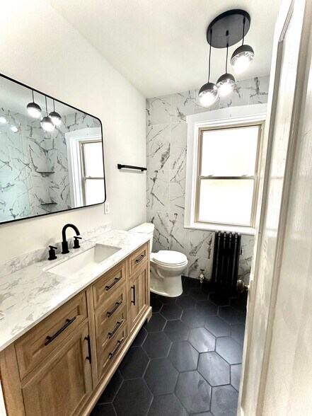 Bathroom - 425 N Maple Ave