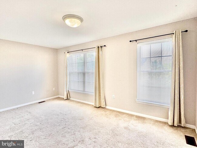 Building Photo - 354 N Barrington Ct