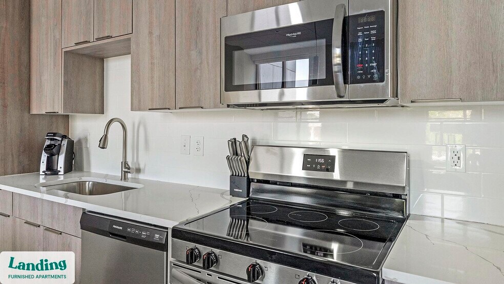 Building Photo - 600 19th St N