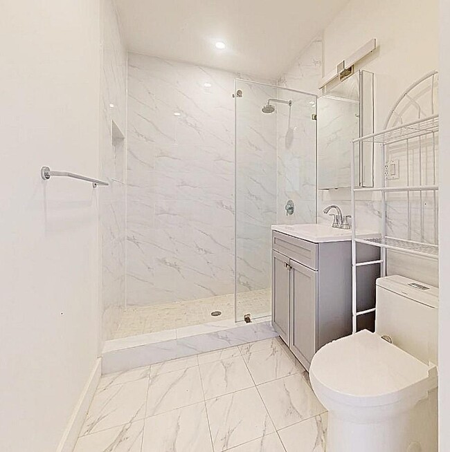 Building Photo - 2 bedroom in Brooklyn NY 14207