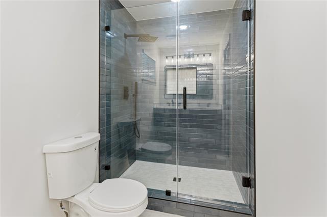 Building Photo - 3622 Douglas Dr