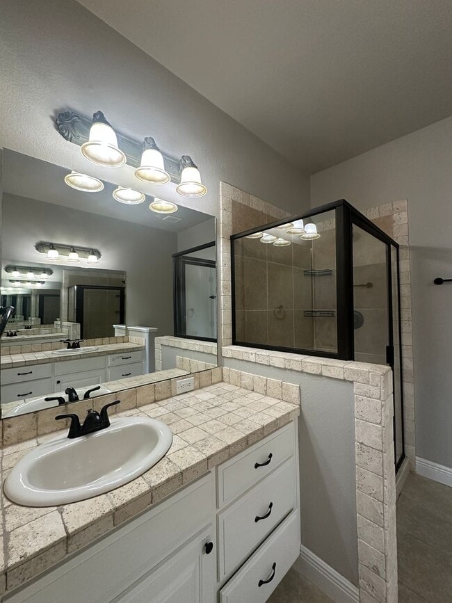 Building Photo - 5322 La Belle Ct