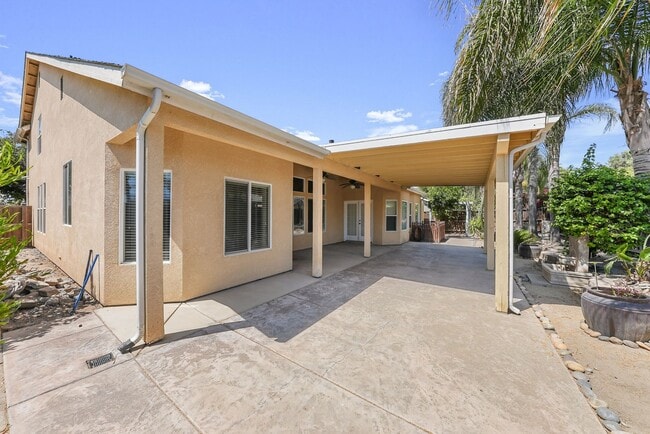 Building Photo - Home For Rent