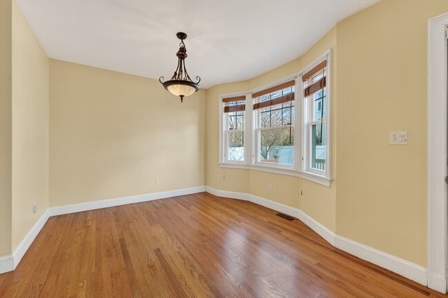 Building Photo - 6 Adams St