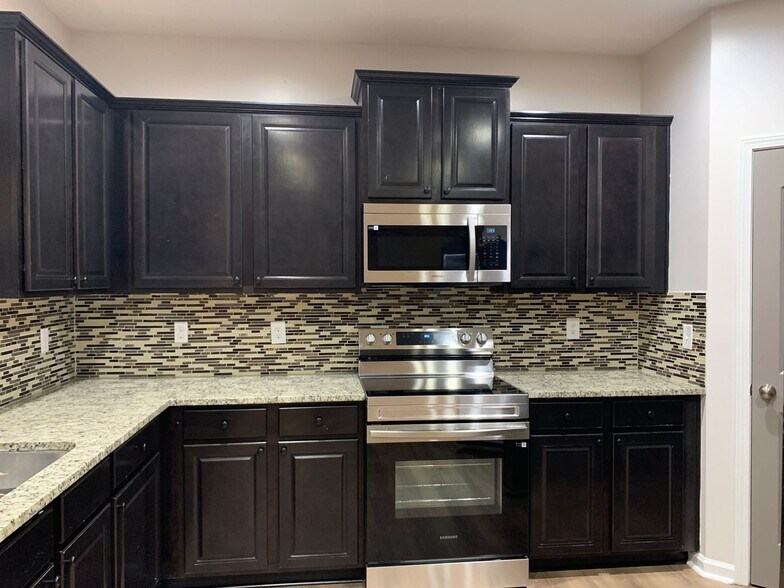 Building Photo - 11114 Pond Valley Ct