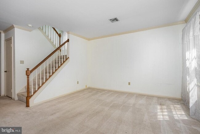 Building Photo - 224 Crescent Dr