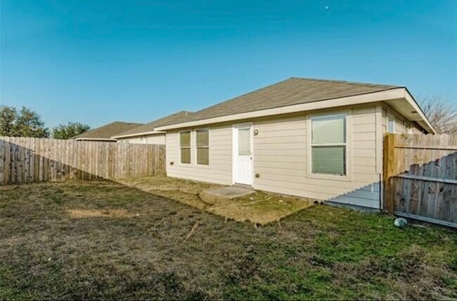 Building Photo - 8913 Quarry Ridge Trail