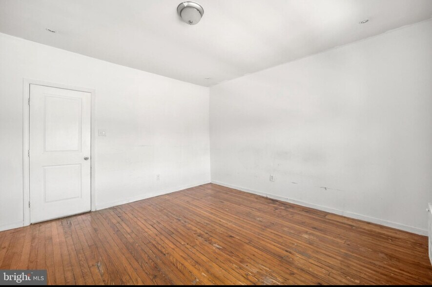Building Photo - 5106 Parkside Ave
