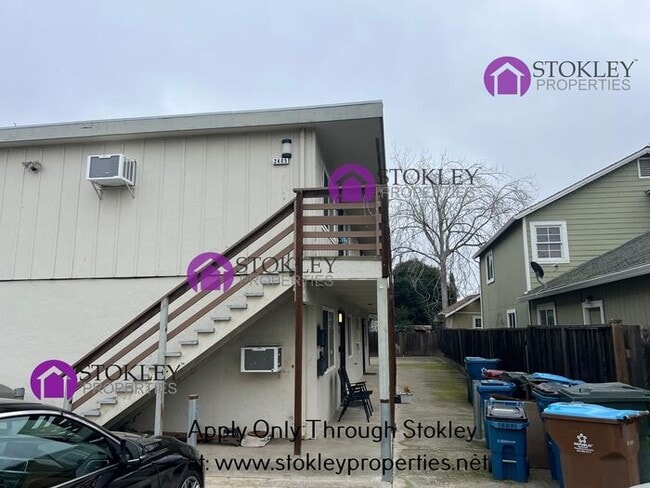 Building Photo - 2405 Applegarth Ln