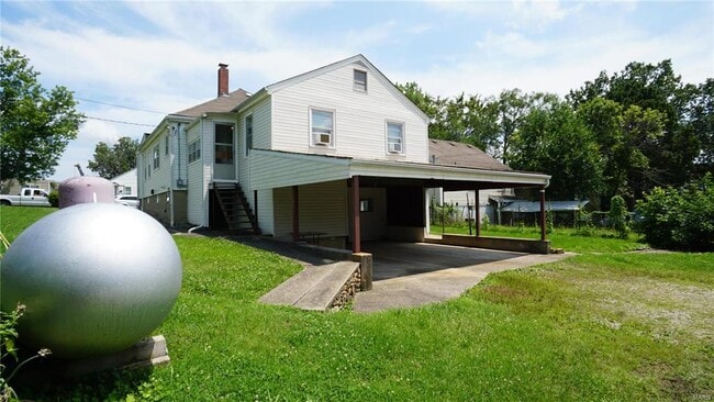 Building Photo - 1605 N Cedar St