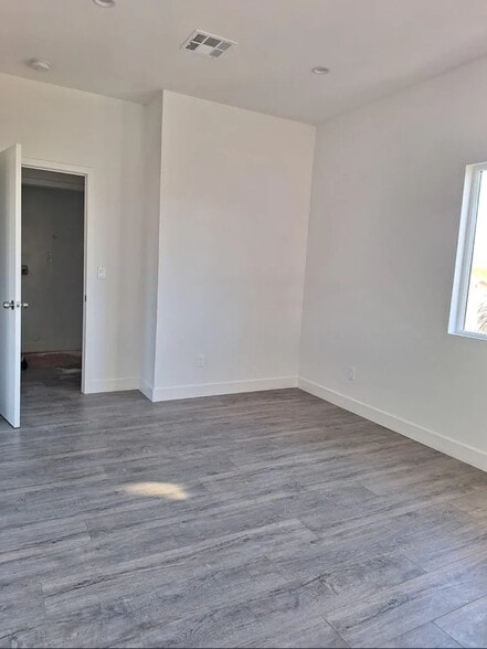Building Photo - 6513a Florence Pl