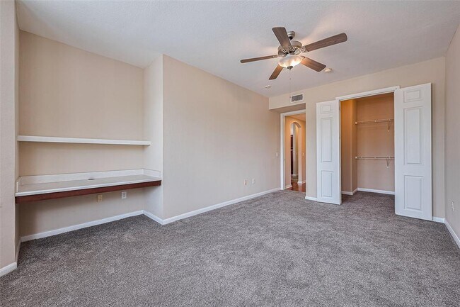 Building Photo - 7575 Kirby Dr