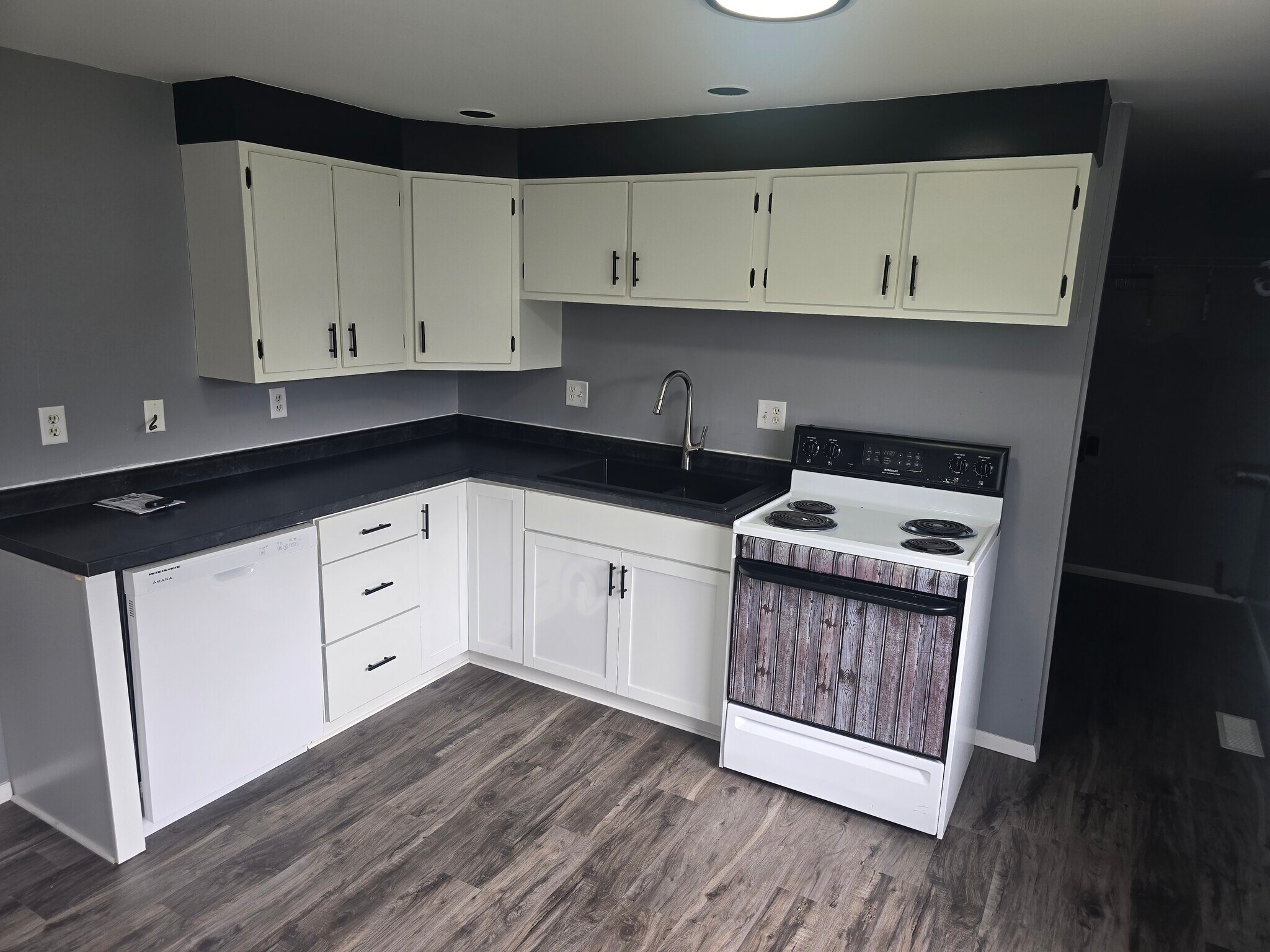 Building Photo - 1300 S Colony Dr