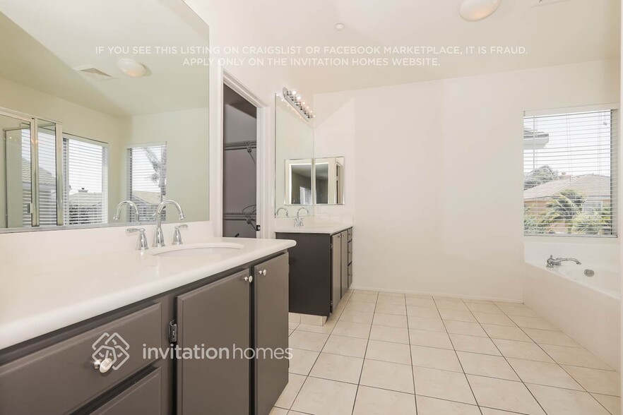Building Photo - 4672 Countrygate Ct