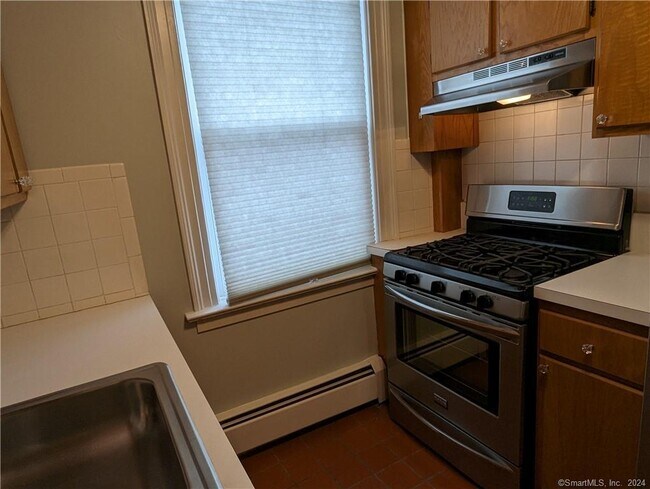 Building Photo - 341 Alden Ave