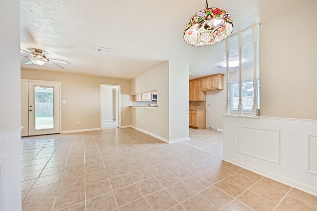Building Photo - 1113 N Heron Dr