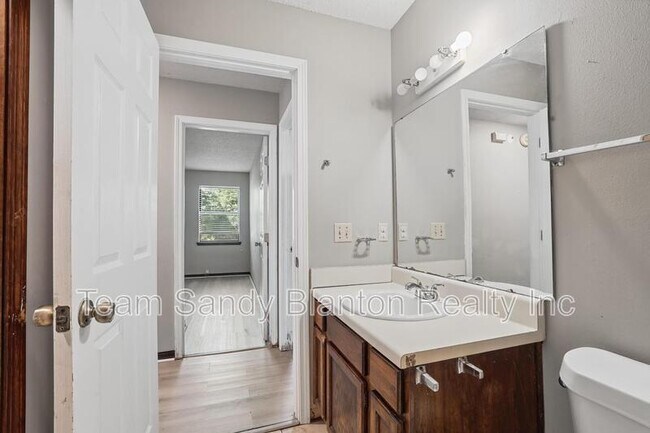 Building Photo - 455 Stara Cir