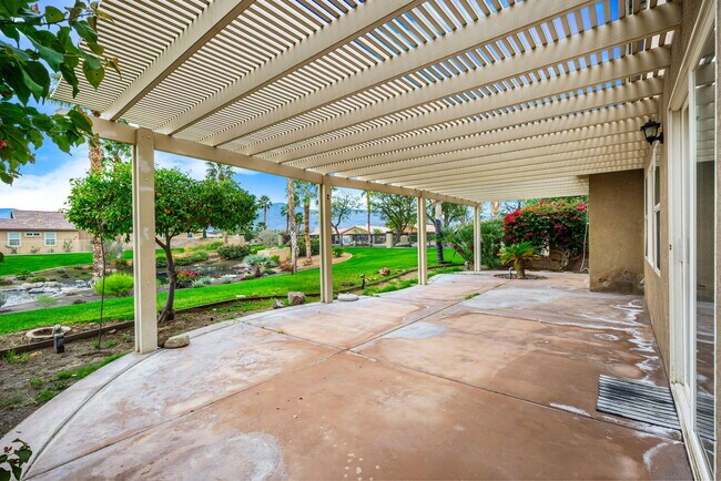 Building Photo - 82631 Redford Way