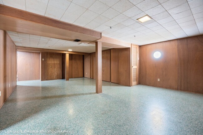 Building Photo - 59 Elmwood Dr