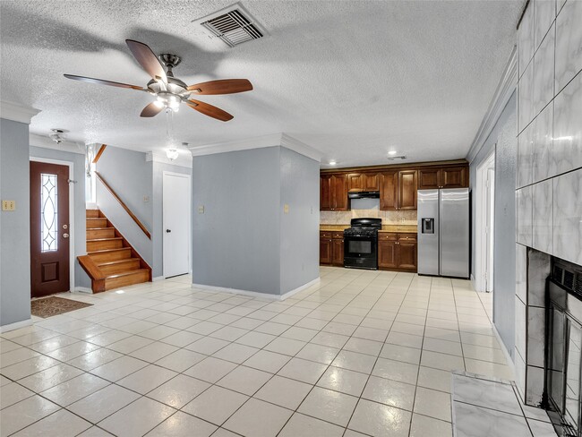 Building Photo - 10919 Pigeonwood Dr