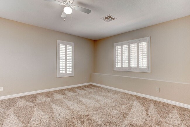 Building Photo - 809 Royal Birch Ln