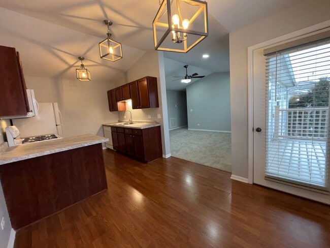 Building Photo - 1313 N Red Oak Cir