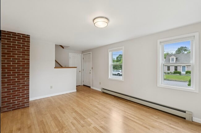 Building Photo - 125 Harris Ave