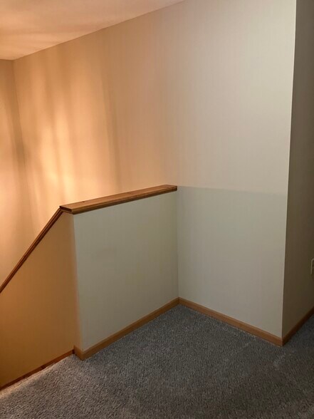 Building Photo - 1046 Laurel Tree Ct