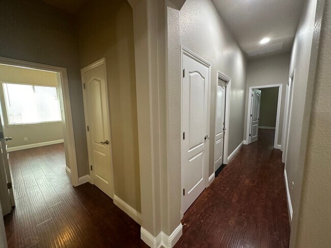 Building Photo - 4333 Reveil Ln