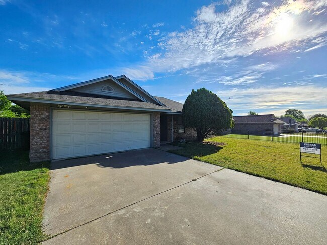 Building Photo - 1507 Nina Dr