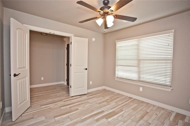 Building Photo - 728 NW 64th Ave