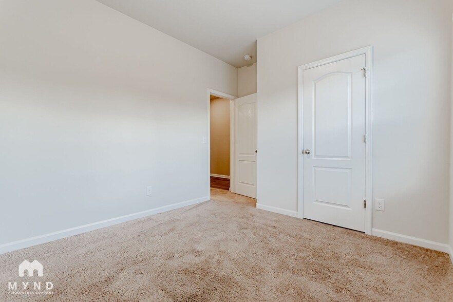Building Photo - 7312 Amberly Hills Rd