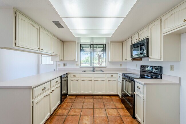 Building Photo - 834 N Constellation Way