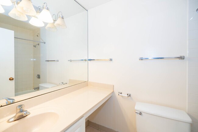 Building Photo - 211 E Ohio St