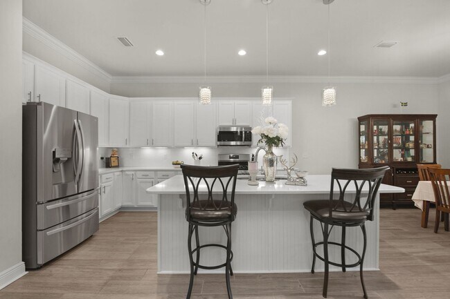 Building Photo - 5718 Oak Hvn Ln