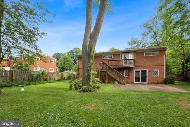 Building Photo - 6923 Tyndale St